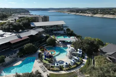 Image de Comfort and Serenity by the Lake w/ Pool & Spa