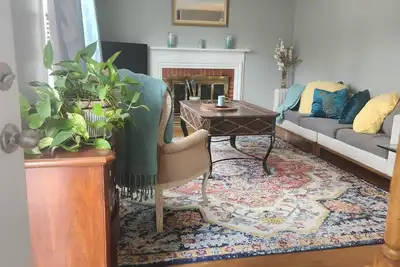 Image de Charming 2-bedroom house with WiFi, Ac in delightful Windsor.