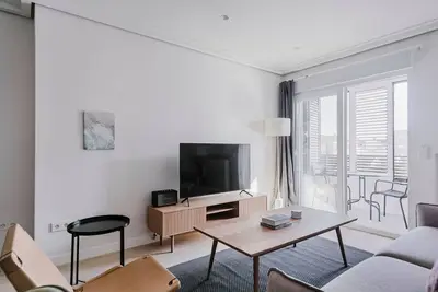 Image de Blueground | Rios Rosas 3bd apartment