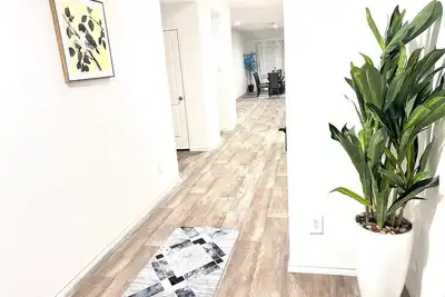 Image de Spacious 5-bedroom house with WiFi and Ac in charming Richmond.