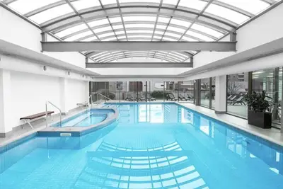 Image de Horizon on Russell - with indoor pool and gym