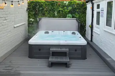 Image de Derby City Centre Apartment with Roof Top Hot Tub