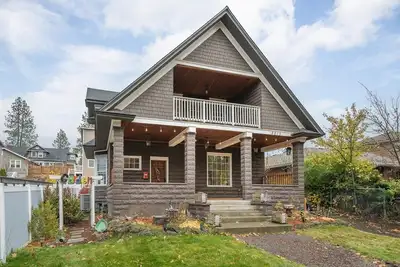 Image de Family-friendly Manito Park home. Close to downtown, hospitals & colleges.