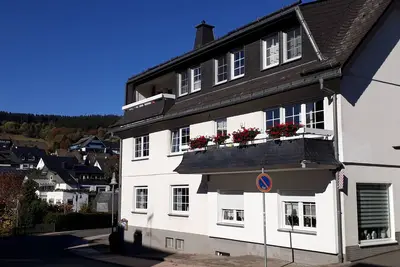 Image de Appartement 'Zentrum Zum Kurgarten' avec vue sur les montagnes, balcon et Wi-Fi