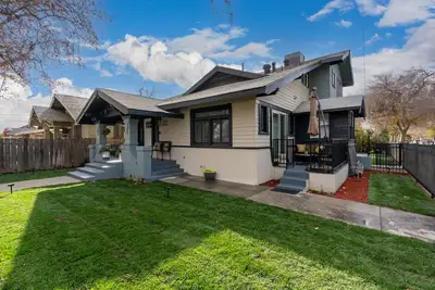 Image de Modern 2-bedroom house in Tower district fully fenced with outside sitting area