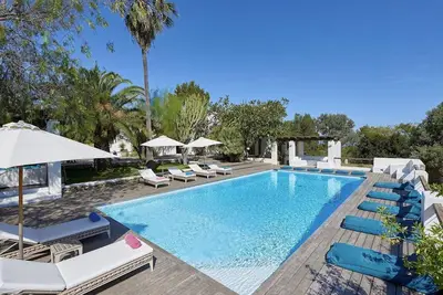 Image de Villa idyllique avec piscine
