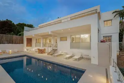 Image de Villa élégante avec véranda généreuse