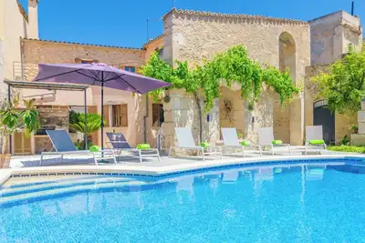 Image de Villa à Vilafranca avec Piscine d'Eau Salée