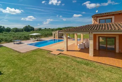 Image de Villa à Muro avec Piscine et Jacuzzi