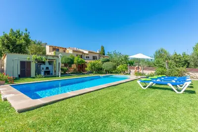 Image de Villa à Pollença avec piscine privée et jardin