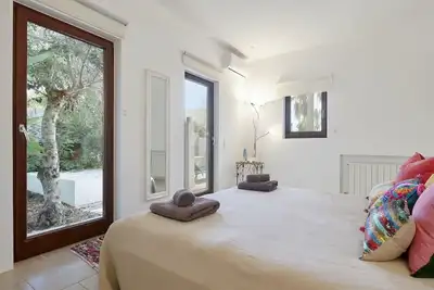 Image de Villa confortable avec vue sur la plage
