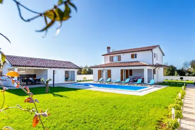 Image de Villa Alba Bianca near Pula for 6 people with children playground and wellness