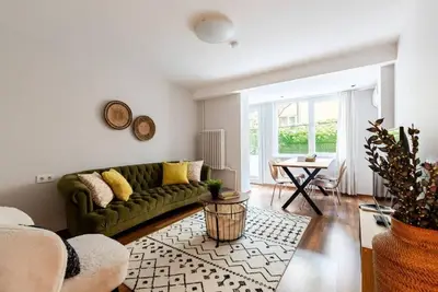 Image de This apartment is a 2 bedroom(s), 2 bathrooms, located in Şişli, İstanbul.