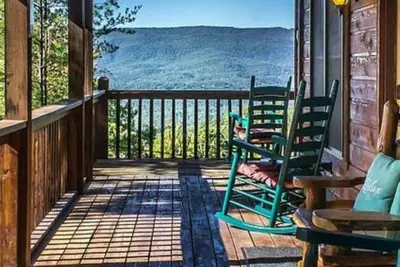 Image de Escape to Serenity: Cozy Mountain Cabin with Mountain View/Pet Friendly