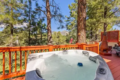 Image de Ace - A Hole in One! | Right on the Golf Course | Hot Tub |  Mt Views & Pines