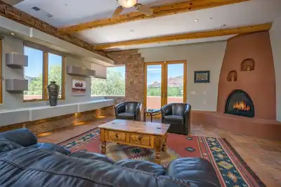 Image de Hutson Lane | Stunning Views | Secluded Central Location | Outdoor Pizza Oven | Sedona's Essence