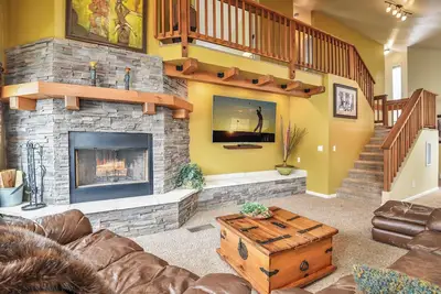 Image de Utopia | End-Unit Townhome | On the 18th Hole | Pool Table | Fun Porch with Great Views