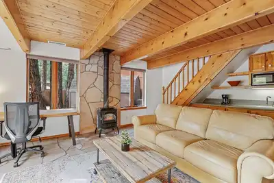 Image de Hummingbird Haven | Pet-Friendly Casita | Cozy Gas Fireplace | Close to Downtown