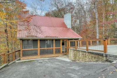 Canopy Cabin | 4 Br/3 Ba with Hot Tub
