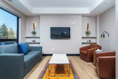 Bright & Modern Flat Steps from Tennyson Street