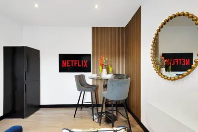 Image de Elegant Yorkshire Abode - Great Location - Sleeps 19