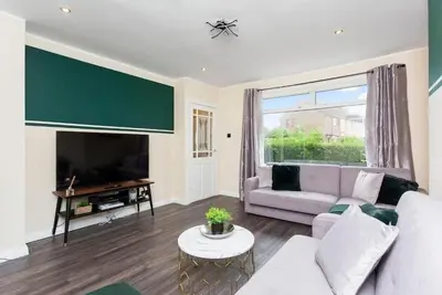 Image de Boutique Edinburgh 3 bed house - Parking - Garden