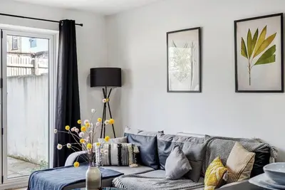Image de Lovely Bristol Gem - Sleeps 22