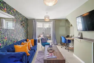 Image de Stylish 3 bed Abode in Nuneaton - Sleeps 7