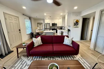 Image de 2 King Beds + 400ft from Beach - 8