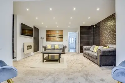 Image de Elegant 4 Bedroom House - Sleeps 10