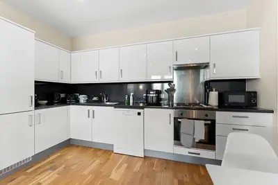 Image de Tranquil Haven: Serene 2-Bed Retreat