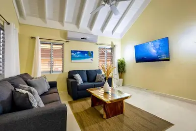 Image de 3-bedroom house with Wi-Fi, Ac, 24 Hr Sec