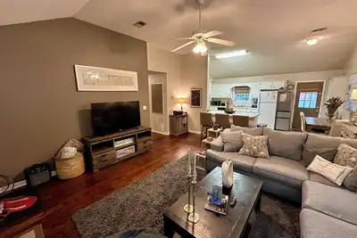 Image de Perfect for all Ole Miss functions. 3 bedroom home just off of Old Taylor Road