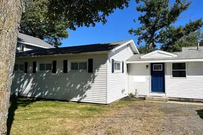 Image de Charming Retreat on Bass Lake five minutes from Lake Michigan and Winery