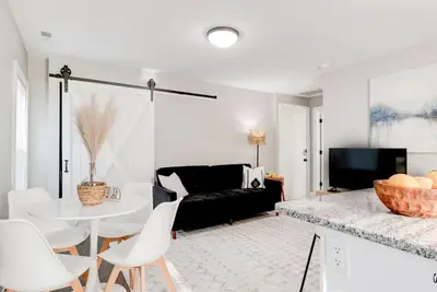 Image de Cozy 1-Bedroom Retreat ~ New Remodel, Fast Wi-Fi