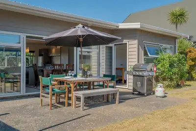 Image de Unwind on The Fairway - Matarangi Holiday Home
