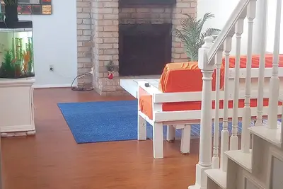 Image de Home 29 Is Unique, Spacious, Vibrant & Very Relaxing. It Has A Jet Tub & Bar.