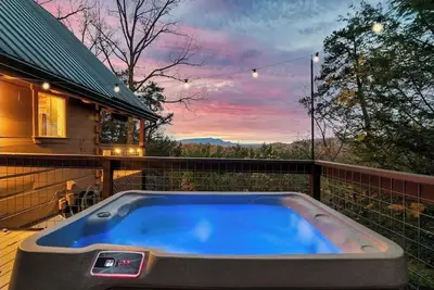 Image de Timber Lodge! Mtn View, Pickleball, Close 2 Dolly!