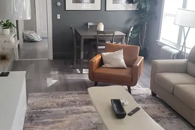 Image de Cozy 2-bedroom apartment in serene Providence with WiFi, Ac