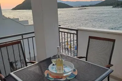 Image de Seafront Apartments Krešo - Comfort One Bedroom Apartment with Terrace and Sea View