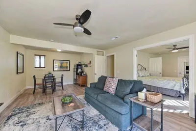 Image de Country Oasis in enchanting Woodland countryside