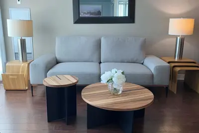 Image de Downtown Toronto. Ph Two Bedroom + den on 31st floor huge waterfront views.