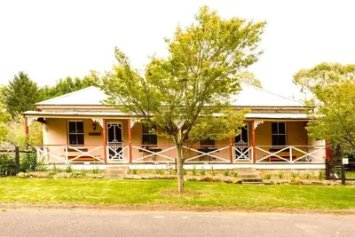 Image de Larsen's Cottage #2: Historic 1880 Home