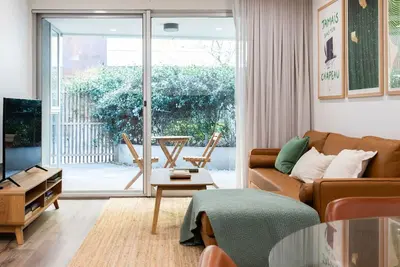 Image de Richmond Retreat with Courtyard Parking