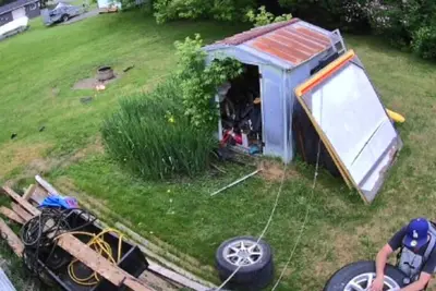 Image de Pet friendly house available with large yard, lots of parking, Close to ammenties