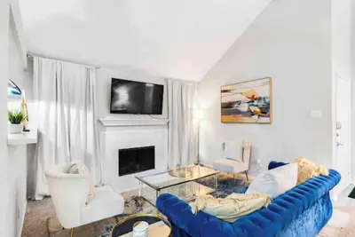 Image de Blux Lux Apartment w- \"King bed\" near Dfw airport