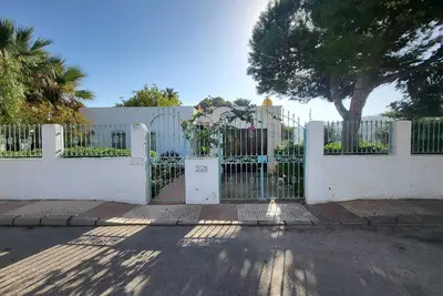 Image de Chalet reformado ideal para familias, con jardín, a 3 minutos a pie de la playa