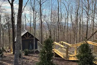 Image de Bear Top Hideout\n\n