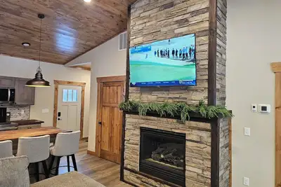 Image de New 3-bedroom cabin in beautiful Emily, Mn. Located right on the trails!