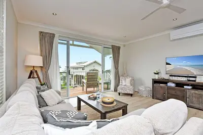 Image de Villa Oceania at Caves Beach Villas